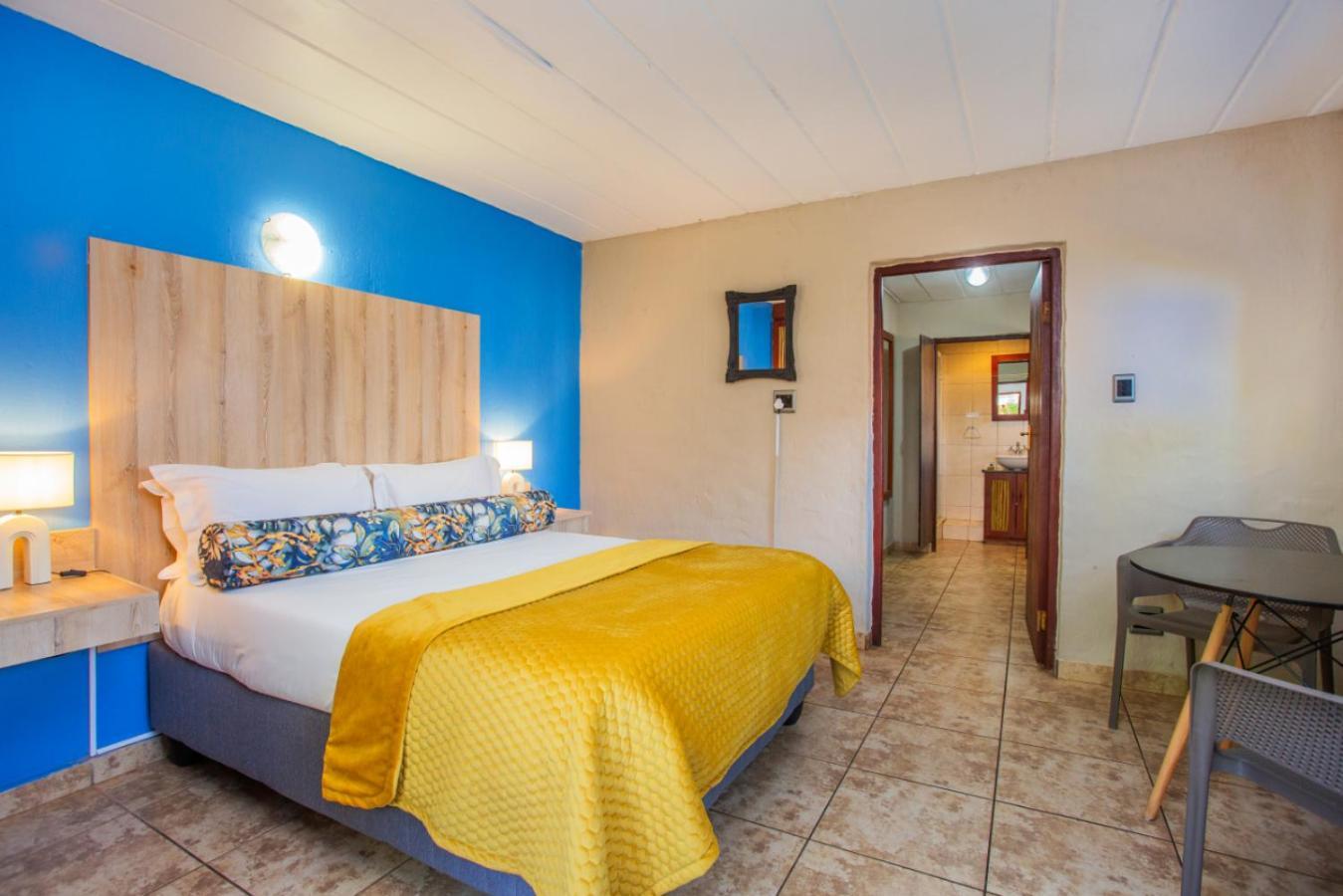 Hotel The Manor & 4*